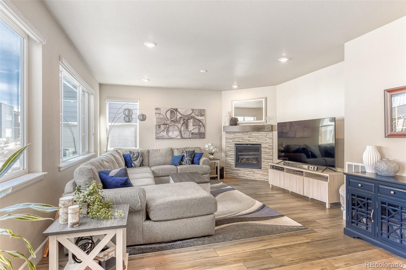 MLS Image #3 for 9857  rosalee peak street,littleton, Colorado