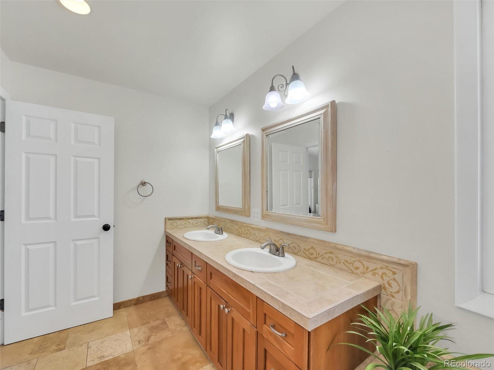 MLS Image #18 for 2442 s madison street,denver, Colorado
