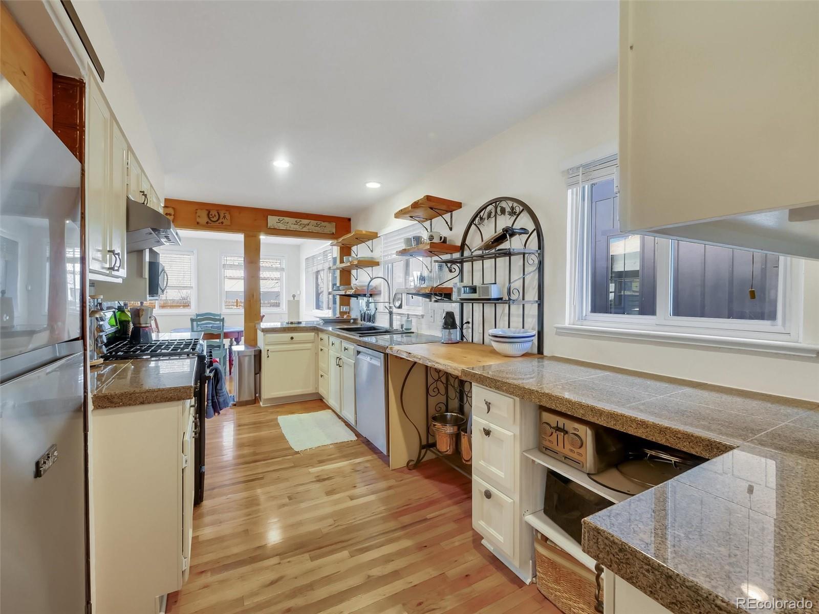 MLS Image #8 for 2442 s madison street,denver, Colorado