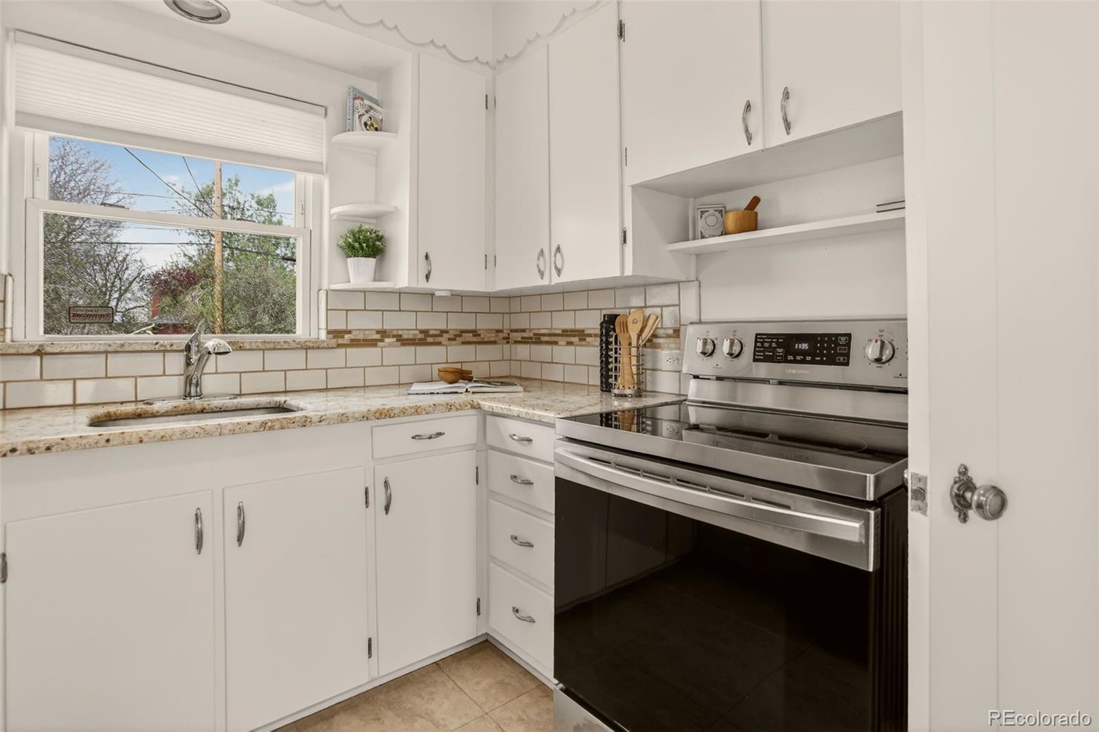 MLS Image #21 for 1381  newport street,denver, Colorado