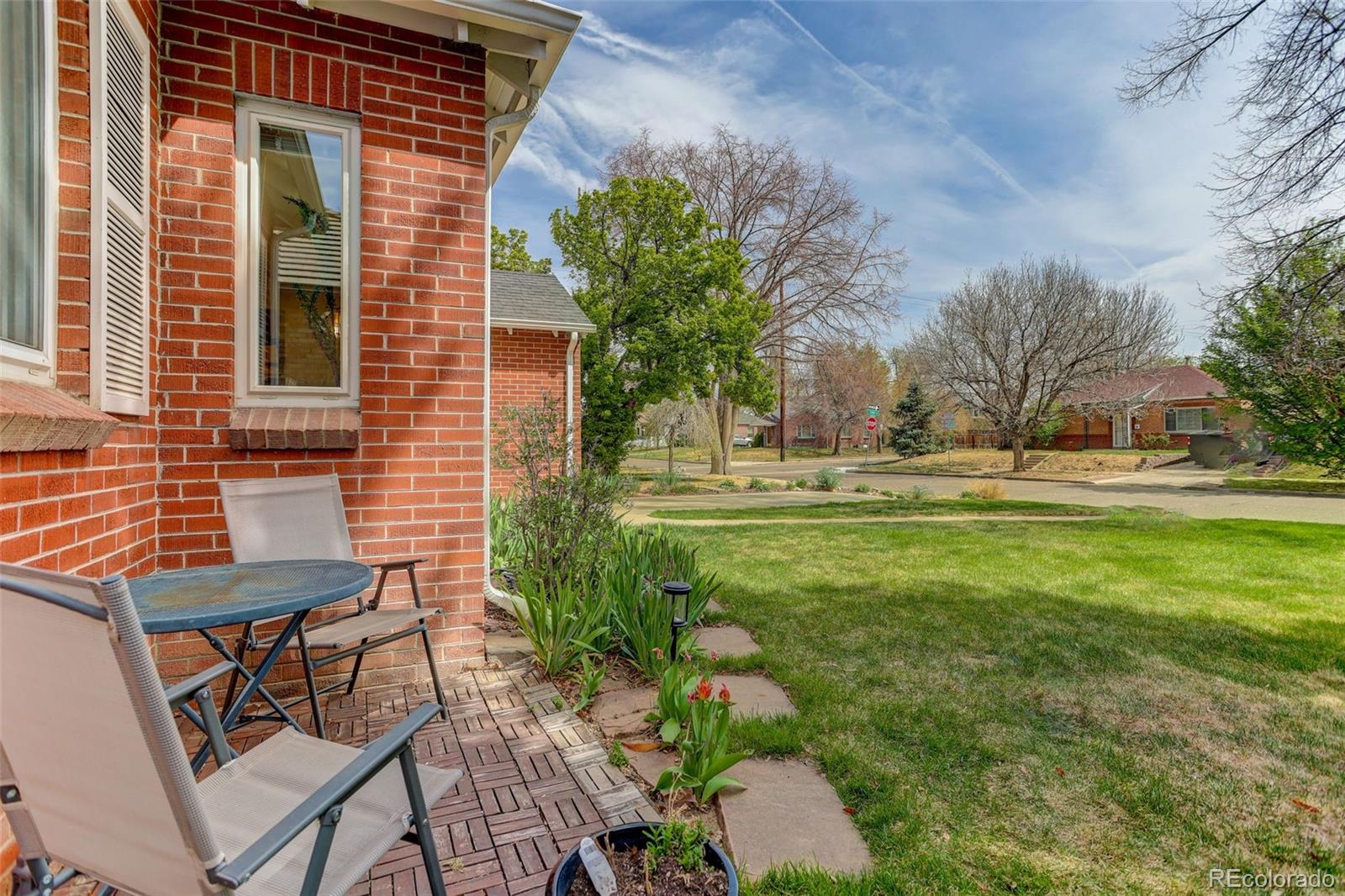 MLS Image #3 for 1381  newport street,denver, Colorado