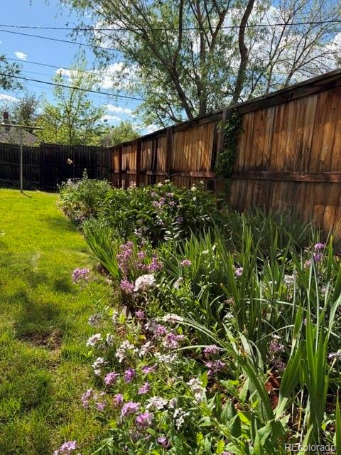 MLS Image #5 for 1381  newport street,denver, Colorado