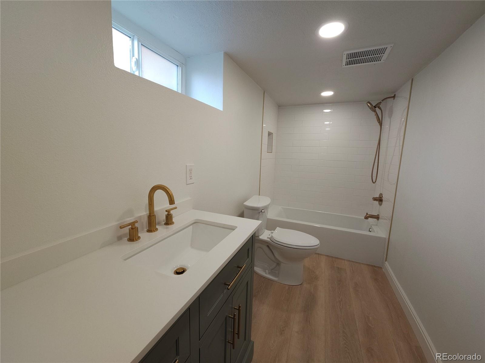 MLS Image #10 for 1543 n willow street,denver, Colorado