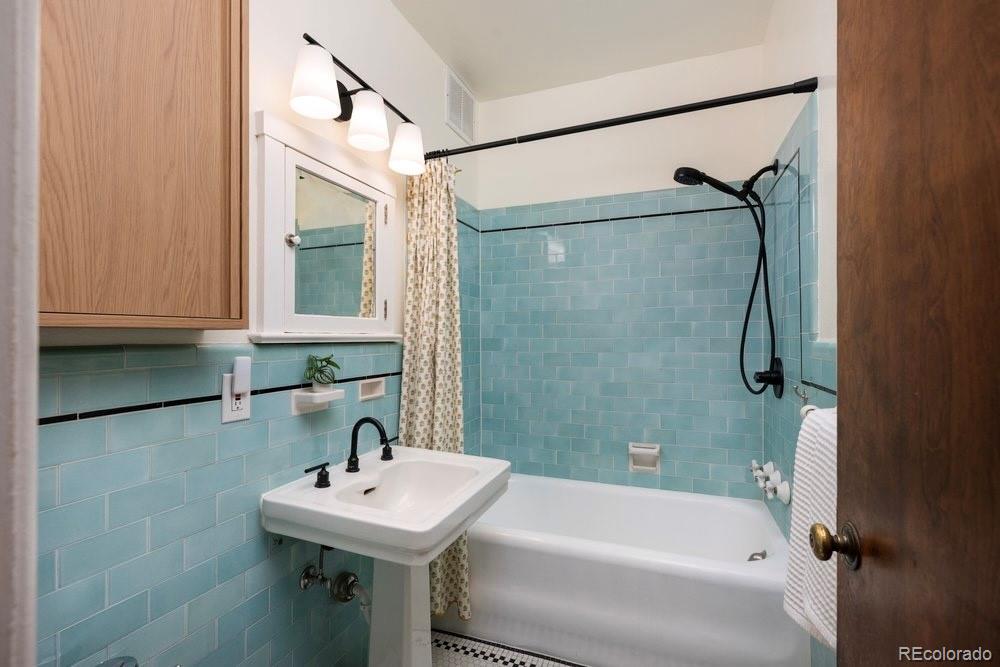 MLS Image #26 for 963 n logan street,denver, Colorado