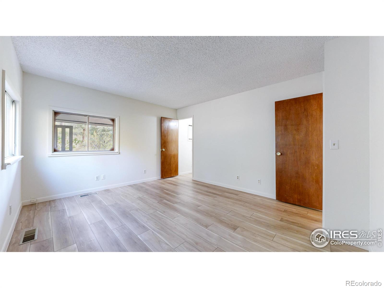 MLS Image #2 for 163  west creek road,glen haven, Colorado