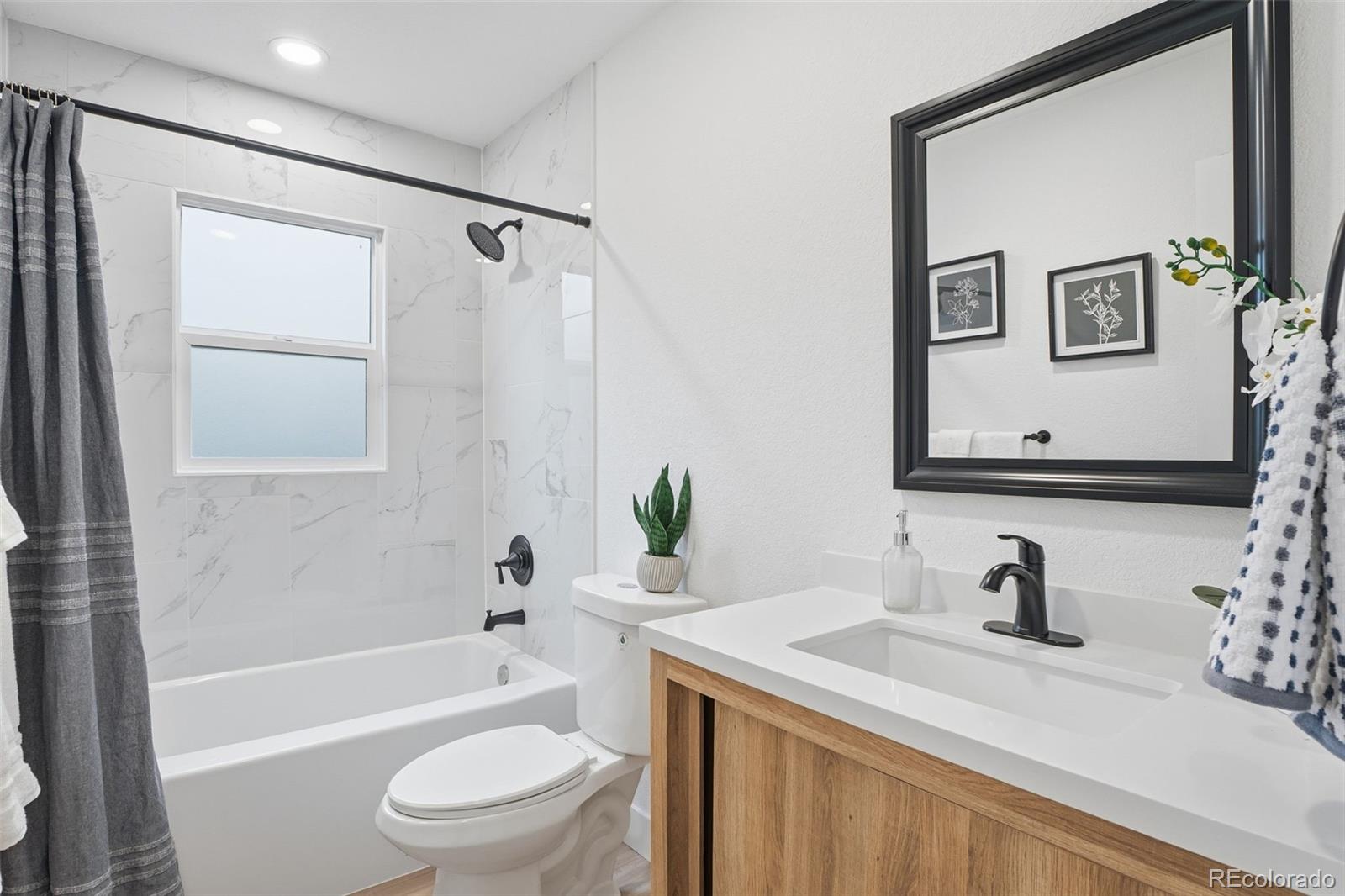 MLS Image #18 for 2280 s knox court,denver, Colorado