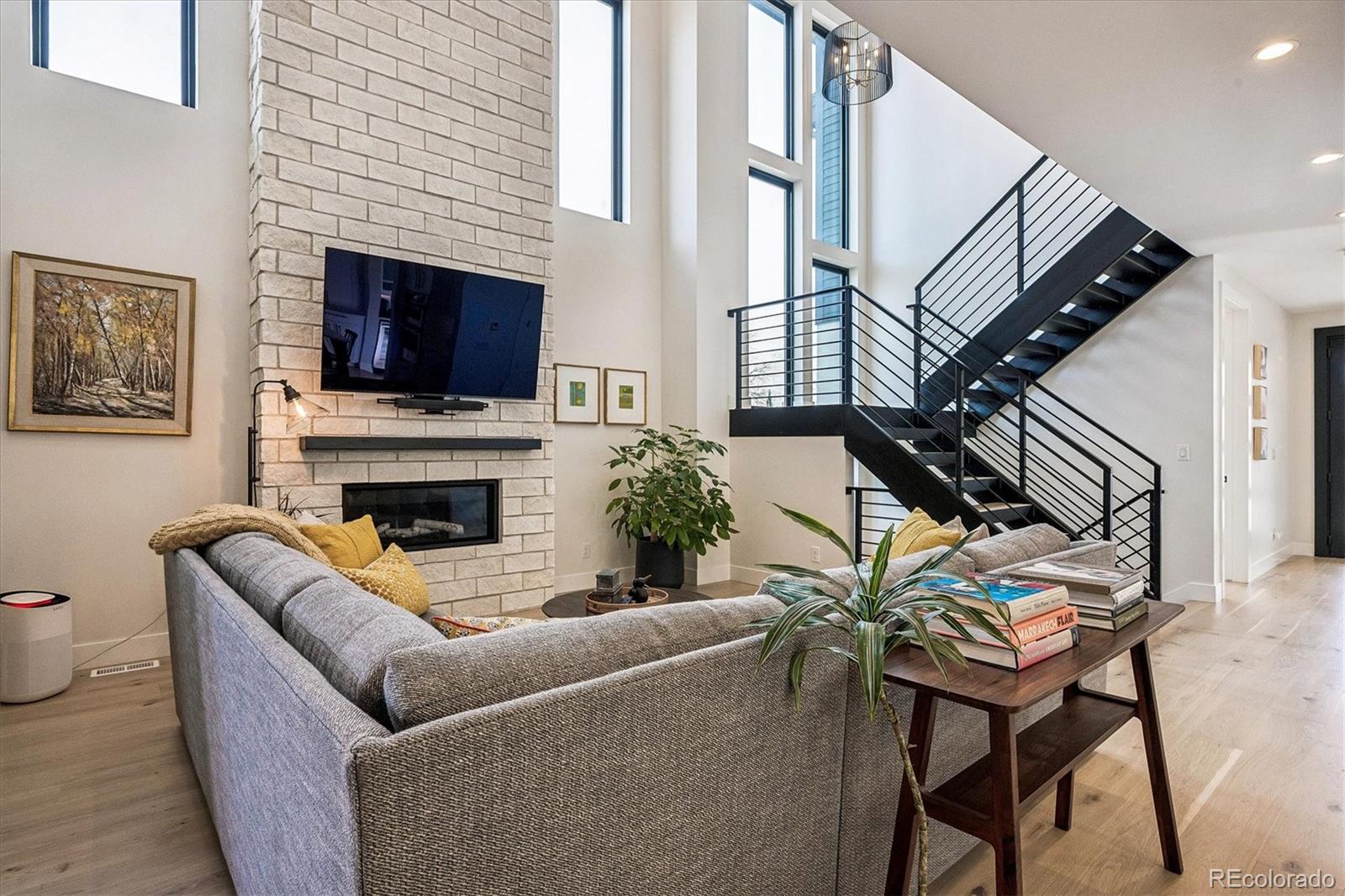 MLS Image #14 for 1603 s elm street,denver, Colorado