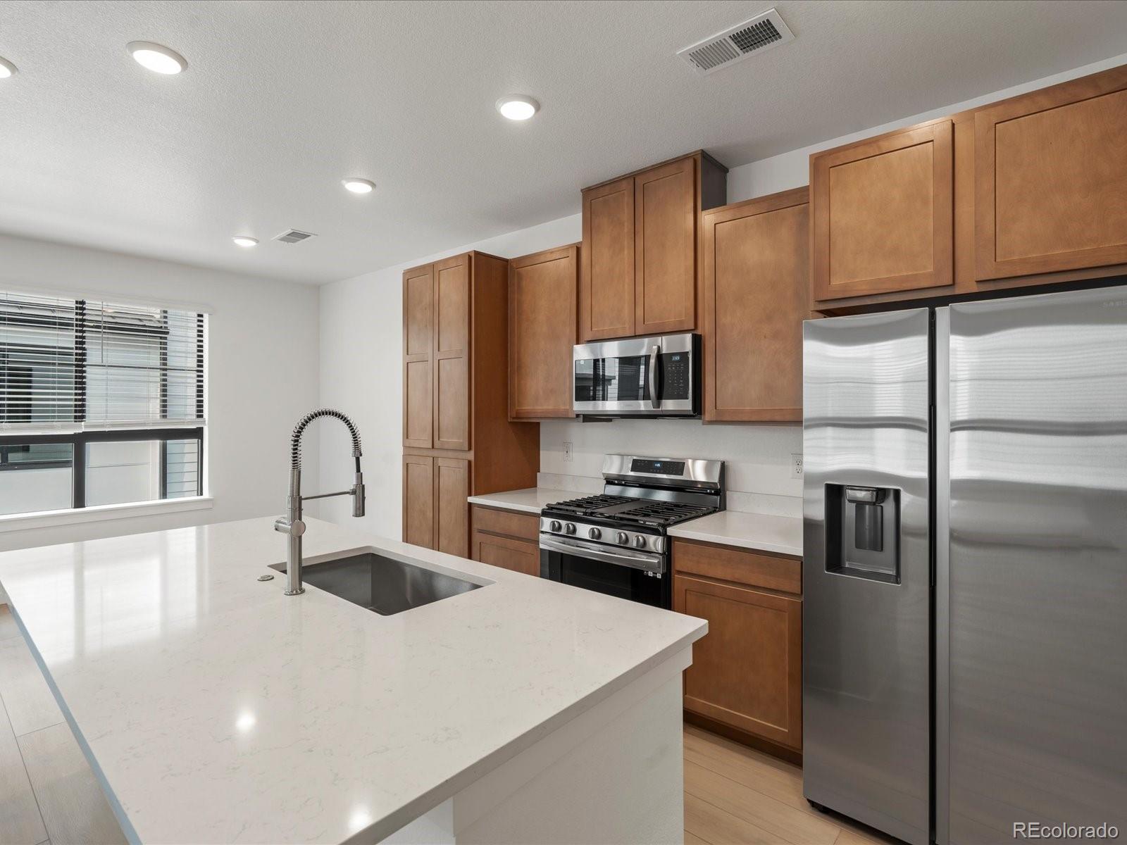 MLS Image #5 for 2060 s holly street 2,denver, Colorado