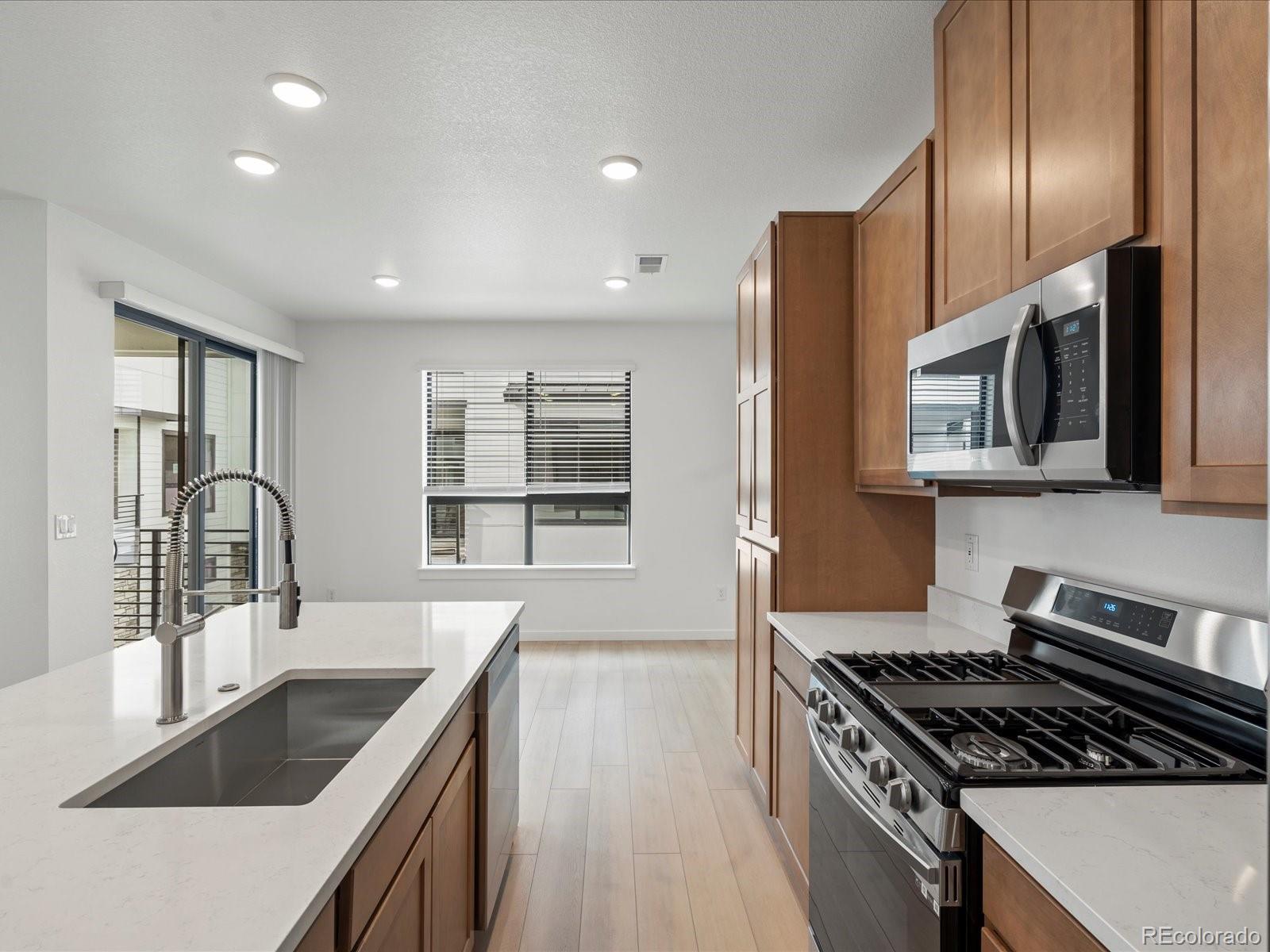 MLS Image #6 for 2060 s holly street 2,denver, Colorado