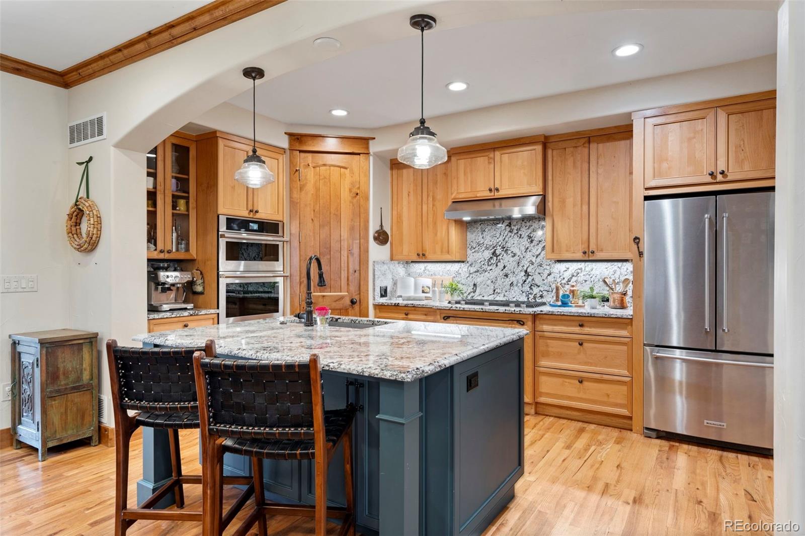MLS Image #12 for 451 n pearl street,denver, Colorado