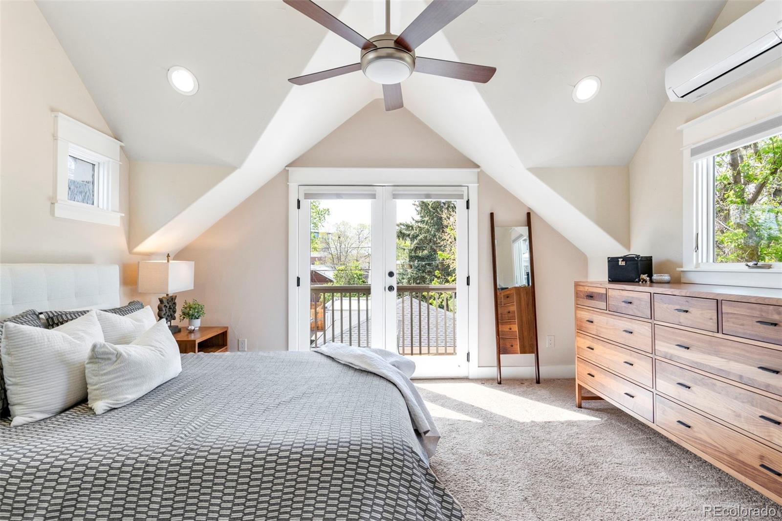 MLS Image #17 for 451 n pearl street,denver, Colorado