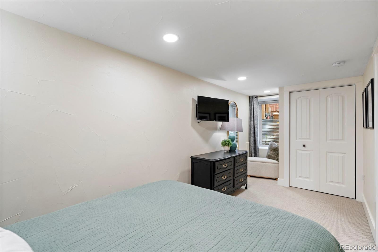 MLS Image #28 for 451 n pearl street,denver, Colorado