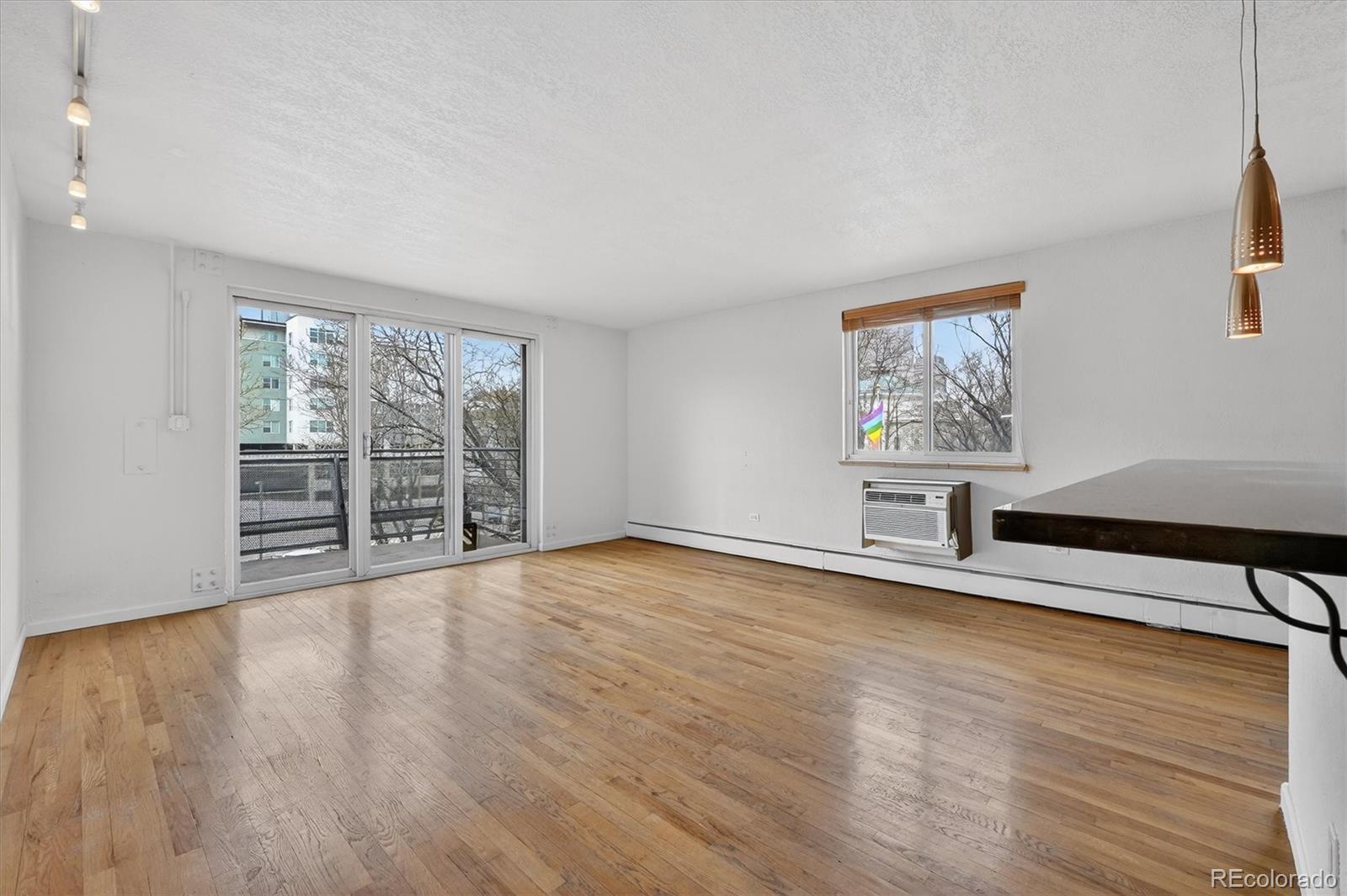 MLS Image #20 for 1336 n logan street 401,denver, Colorado