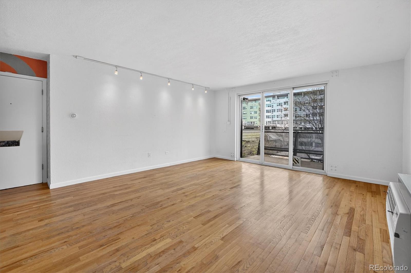 MLS Image #21 for 1336 n logan street 401,denver, Colorado