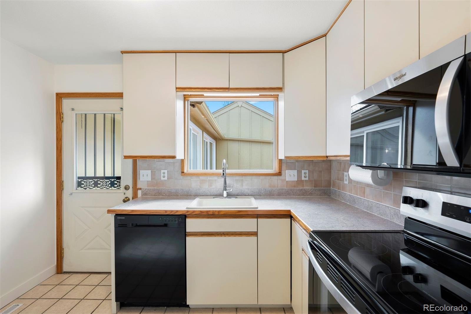 MLS Image #7 for 8742 e amherst drive a,denver, Colorado