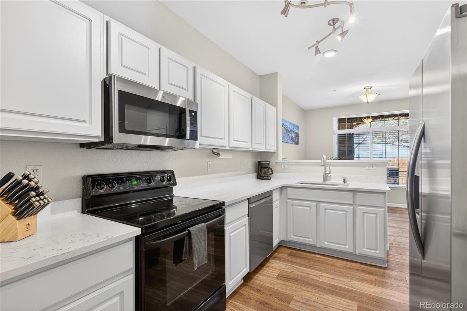 MLS Image #5 for 1509 s florence court,aurora, Colorado