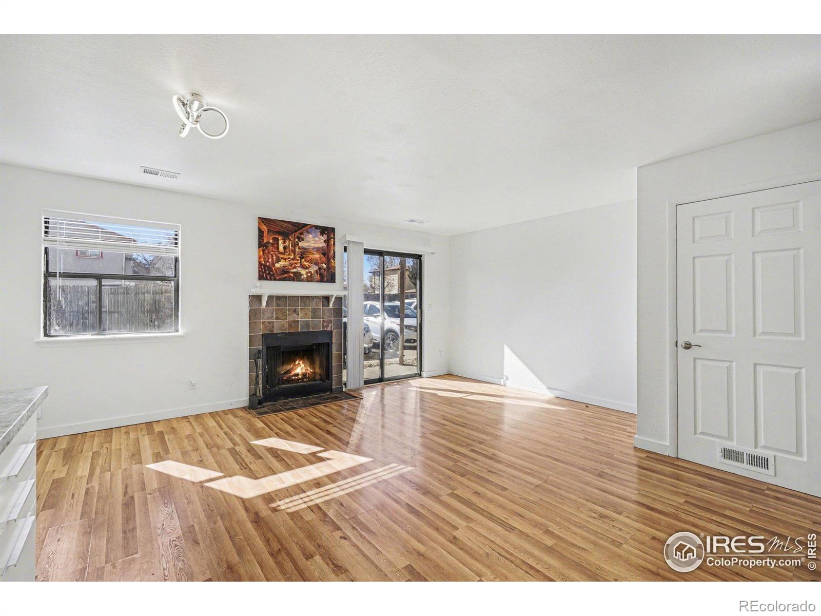 MLS Image #3 for 225 e 8th avenue,longmont, Colorado