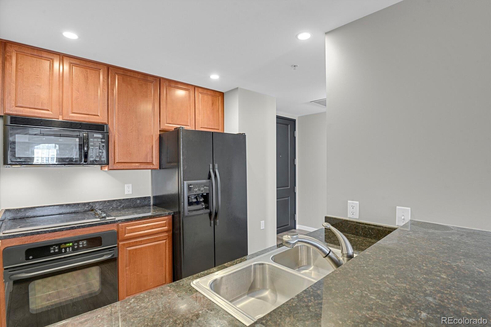 MLS Image #11 for 925 n lincoln street 8g,denver, Colorado