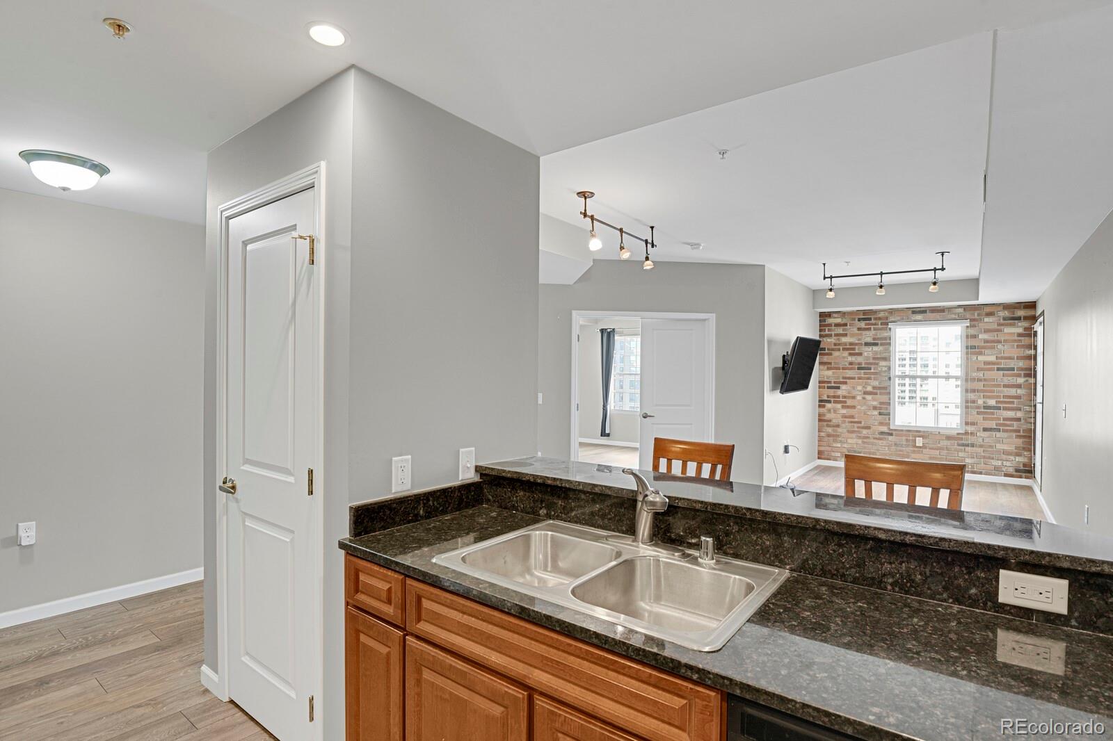 MLS Image #12 for 925 n lincoln street 8g,denver, Colorado