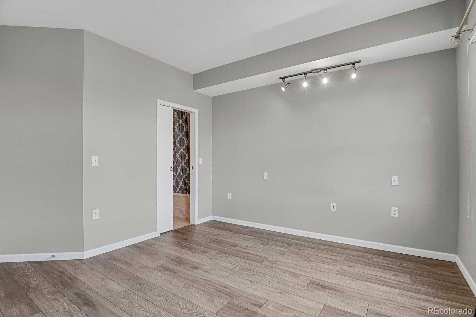 MLS Image #16 for 925 n lincoln street 8g,denver, Colorado