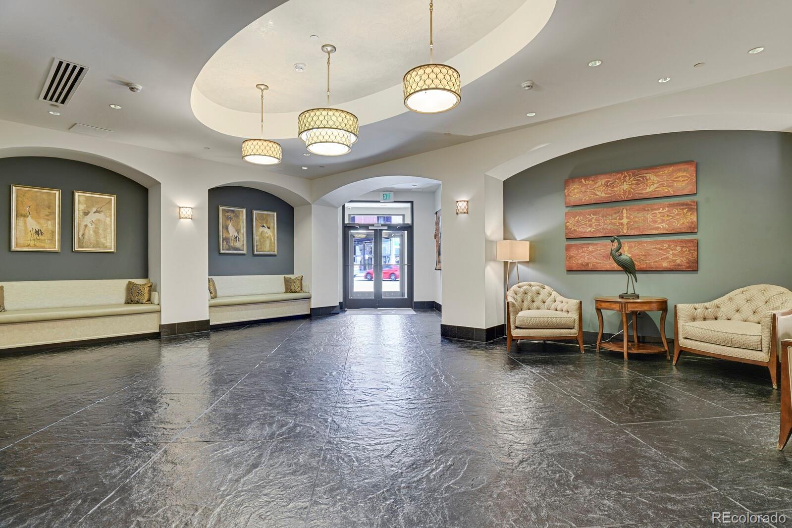 MLS Image #3 for 925 n lincoln street 8g,denver, Colorado