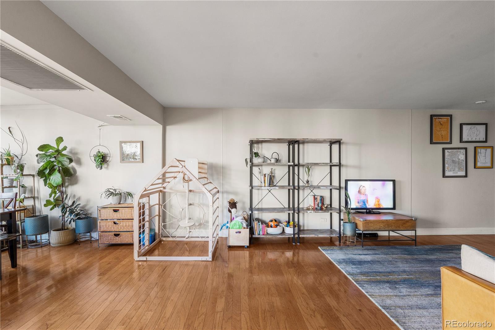 MLS Image #8 for 800 n washington street 401,denver, Colorado