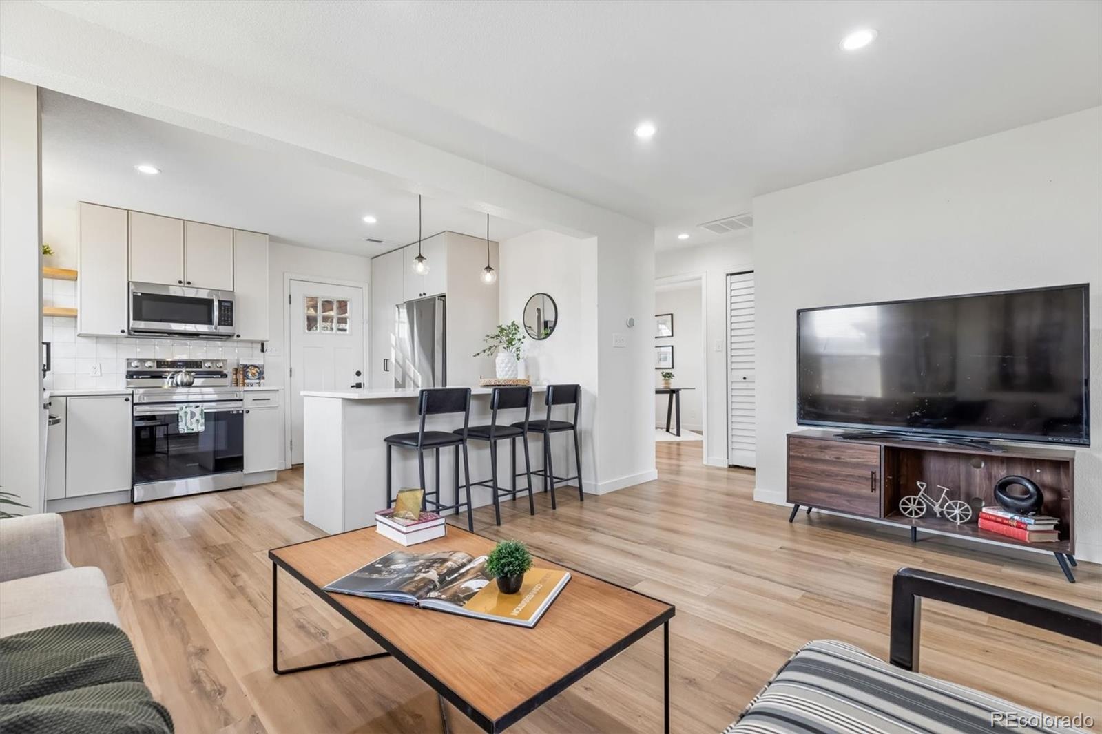 MLS Image #11 for 3615 n saint paul street,denver, Colorado