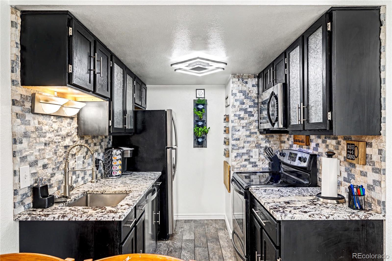 MLS Image #10 for 1358 s irving street,denver, Colorado