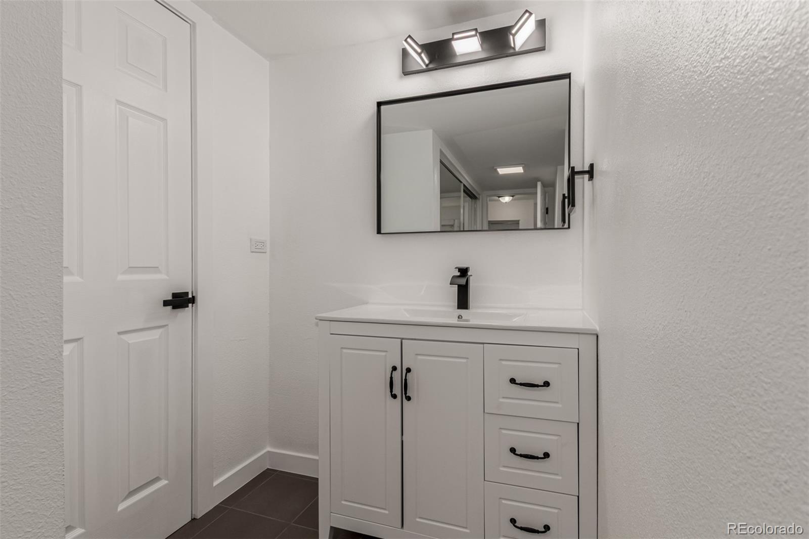 MLS Image #19 for 3371 s monaco parkway a,denver, Colorado