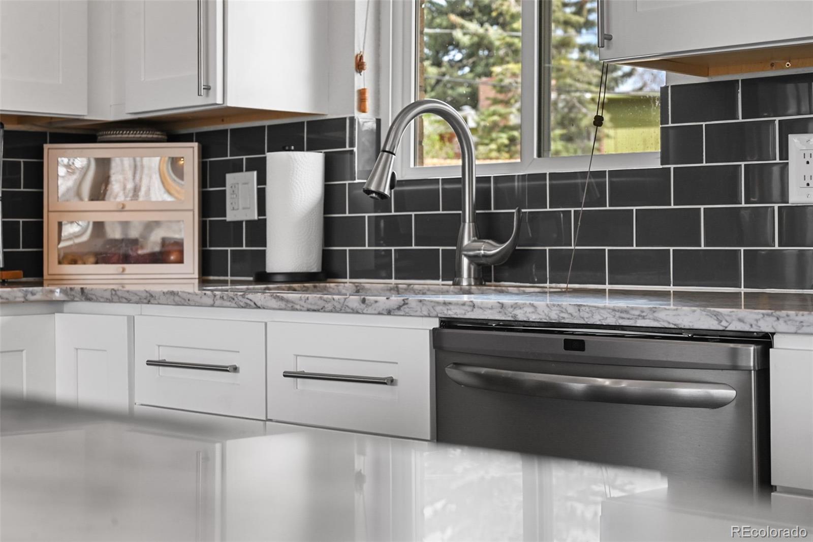 MLS Image #14 for 323 e briarwood drive,centennial, Colorado
