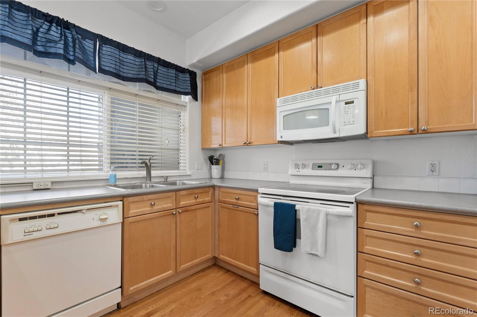 MLS Image #10 for 4600 e louisiana avenue,denver, Colorado