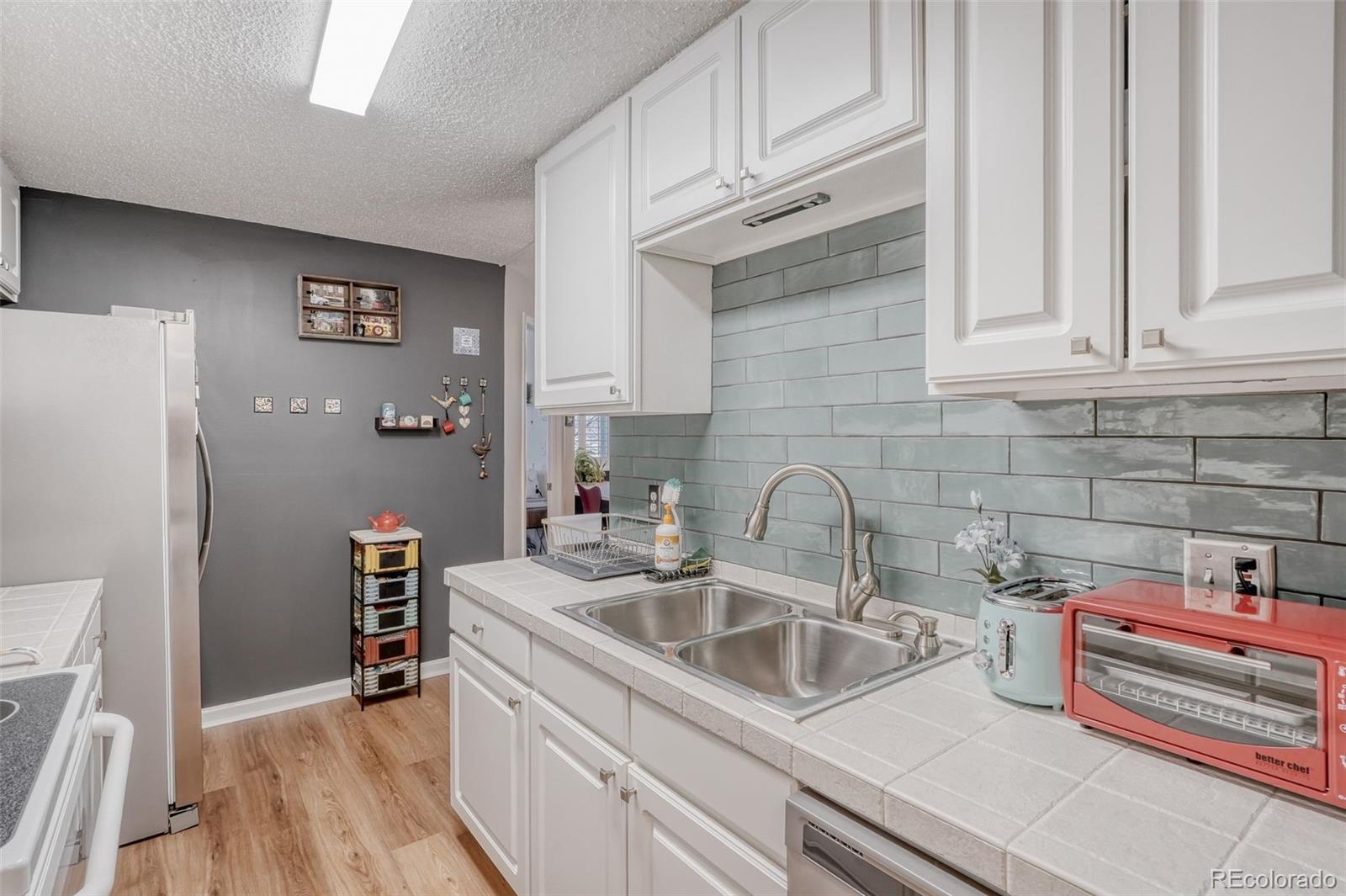 MLS Image #14 for 2225  buchtel boulevard,denver, Colorado
