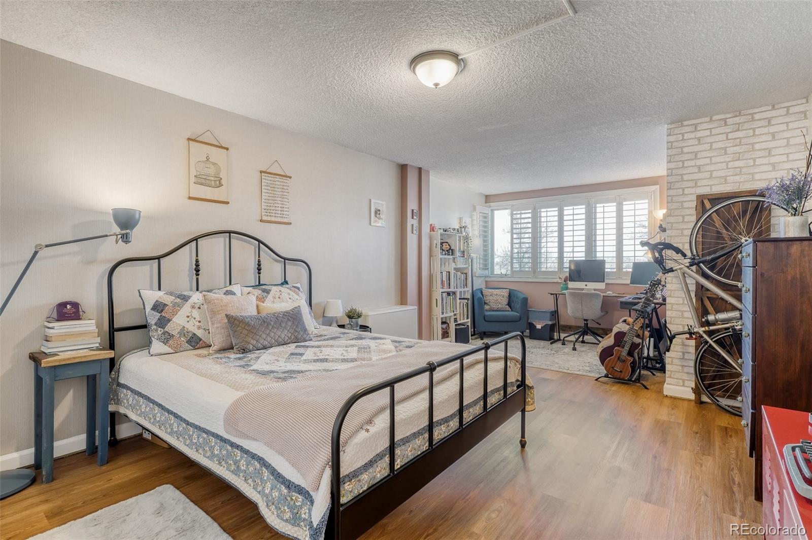 MLS Image #17 for 2225  buchtel boulevard,denver, Colorado
