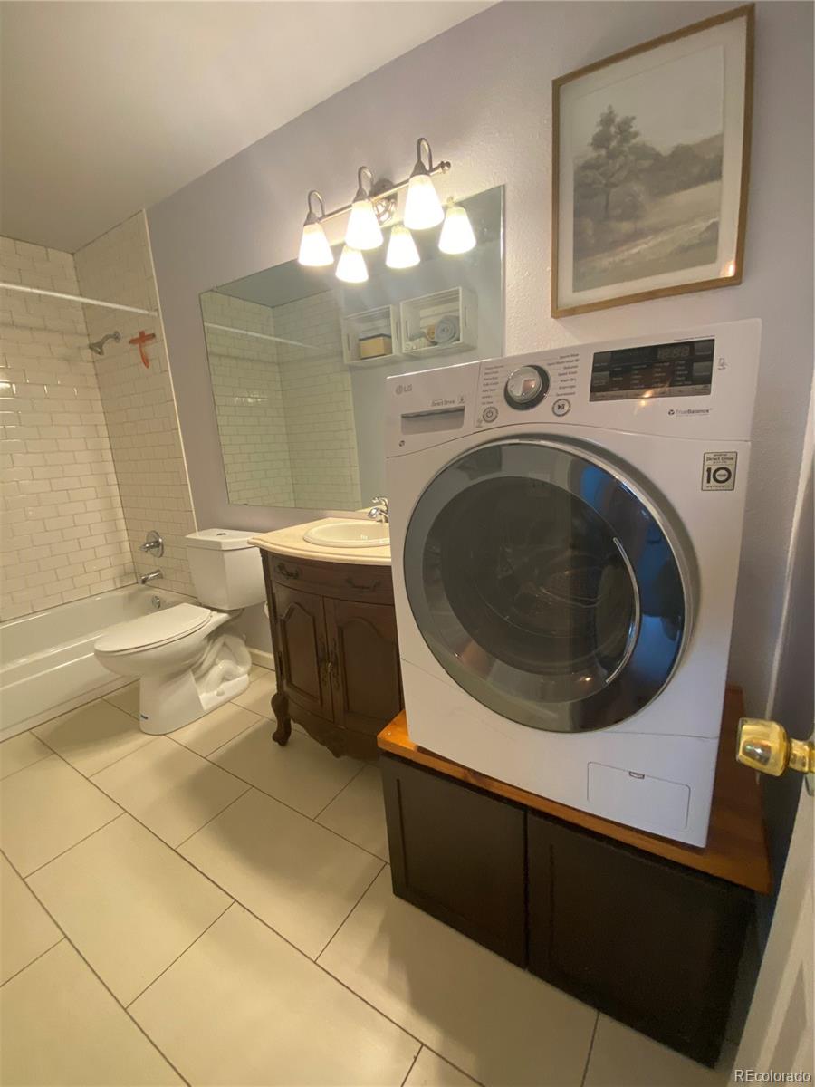 MLS Image #9 for 10150 e virginia avenue 4-301,denver, Colorado