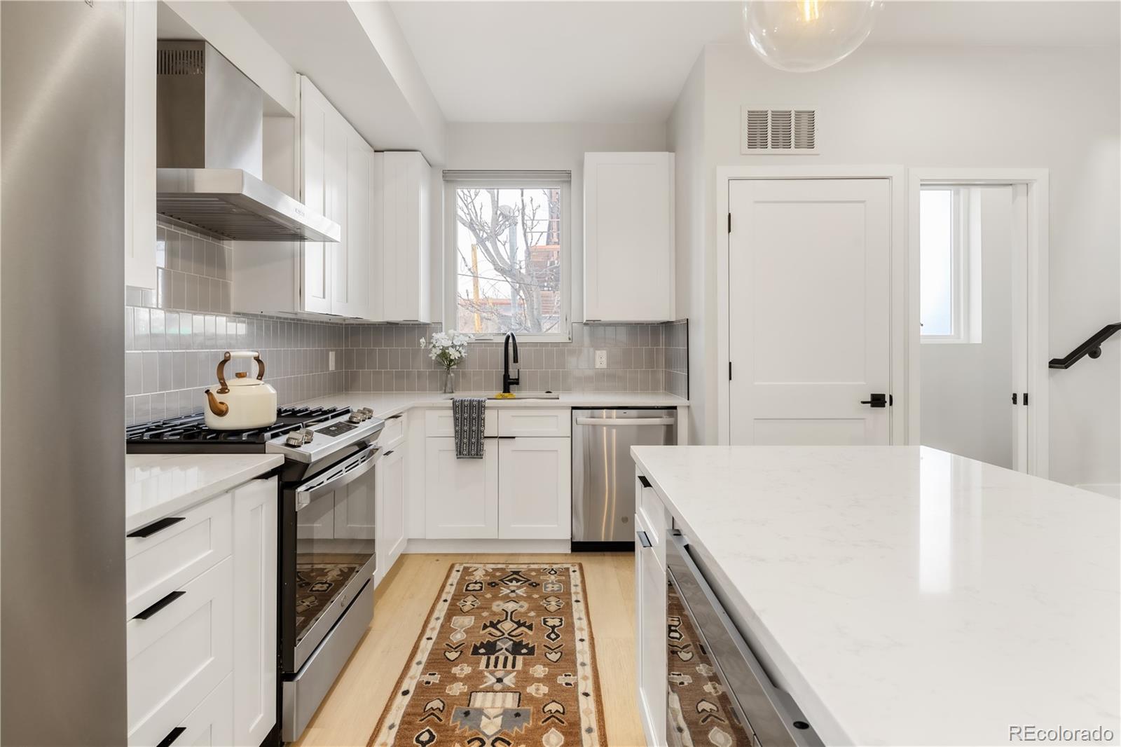 MLS Image #12 for 1467 n locust street,denver, Colorado