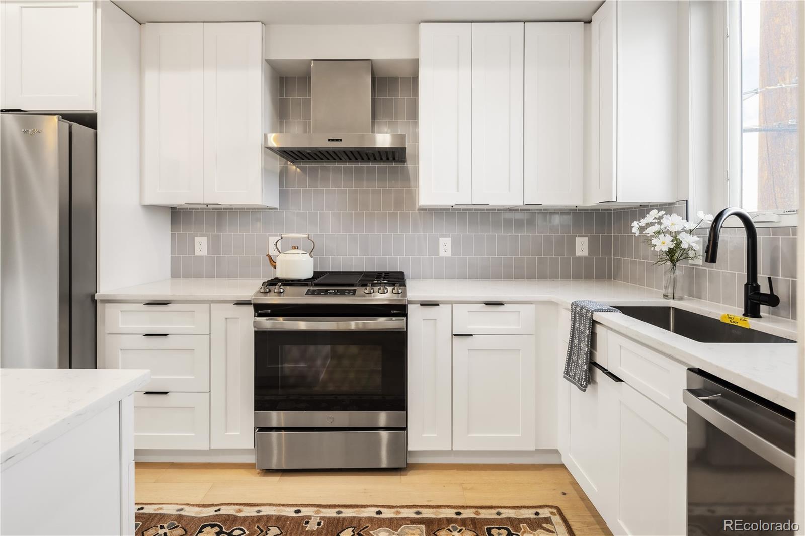 MLS Image #17 for 1467 n locust street,denver, Colorado