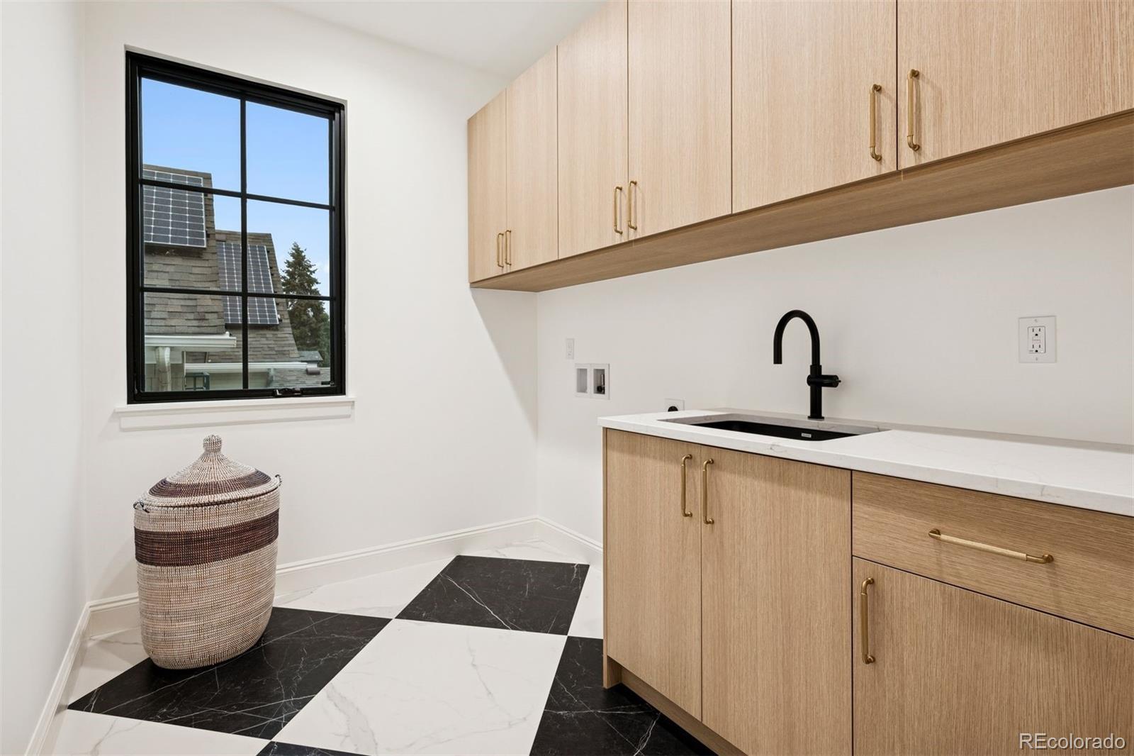 MLS Image #33 for 1208 s vine street,denver, Colorado