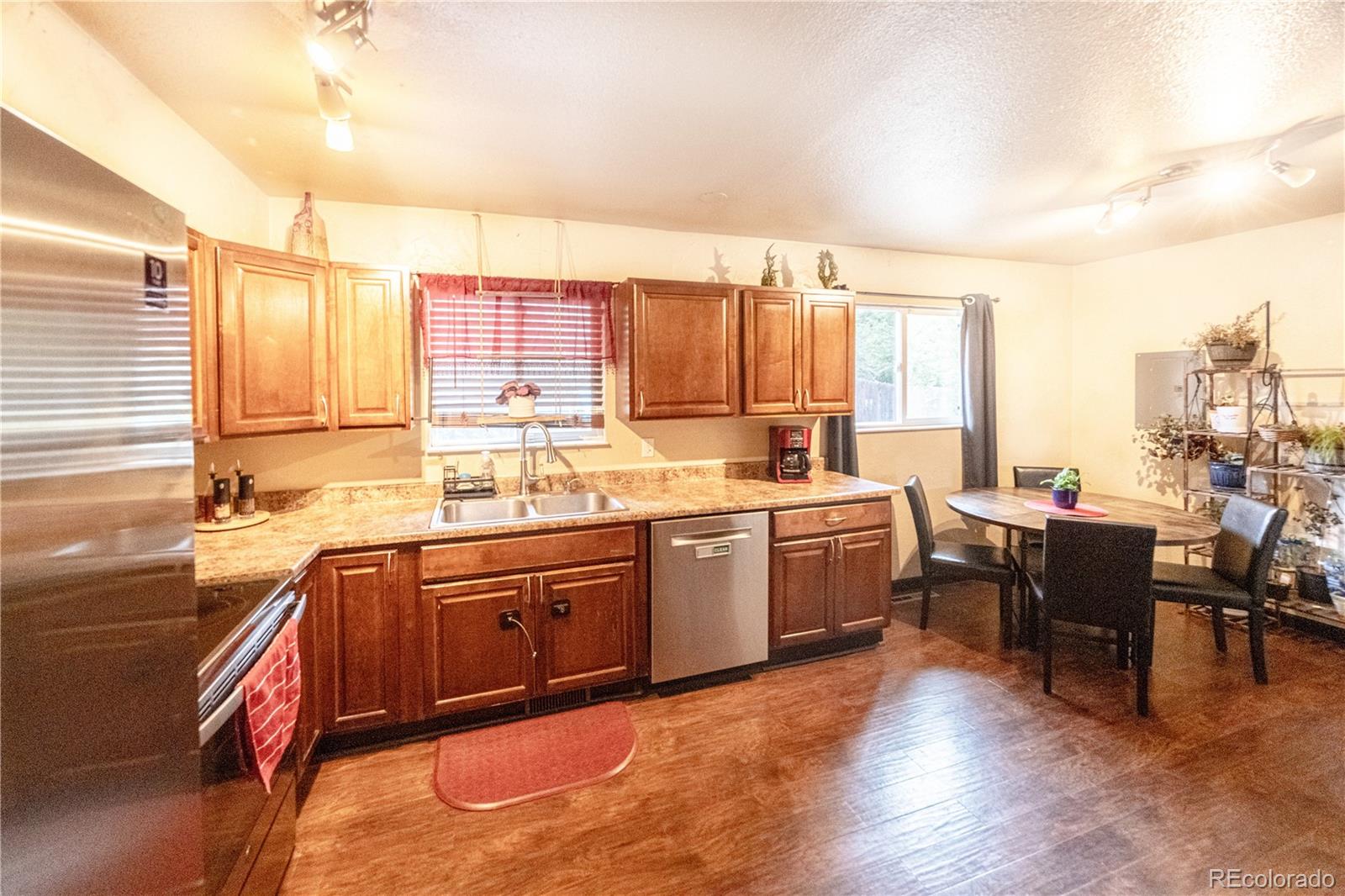 MLS Image #5 for 1220  hartford street,colorado springs, Colorado