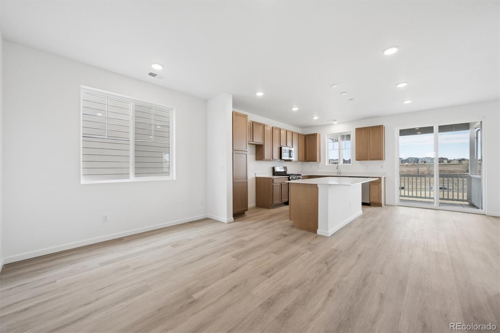 MLS Image #3 for 424 s rifle street,aurora, Colorado