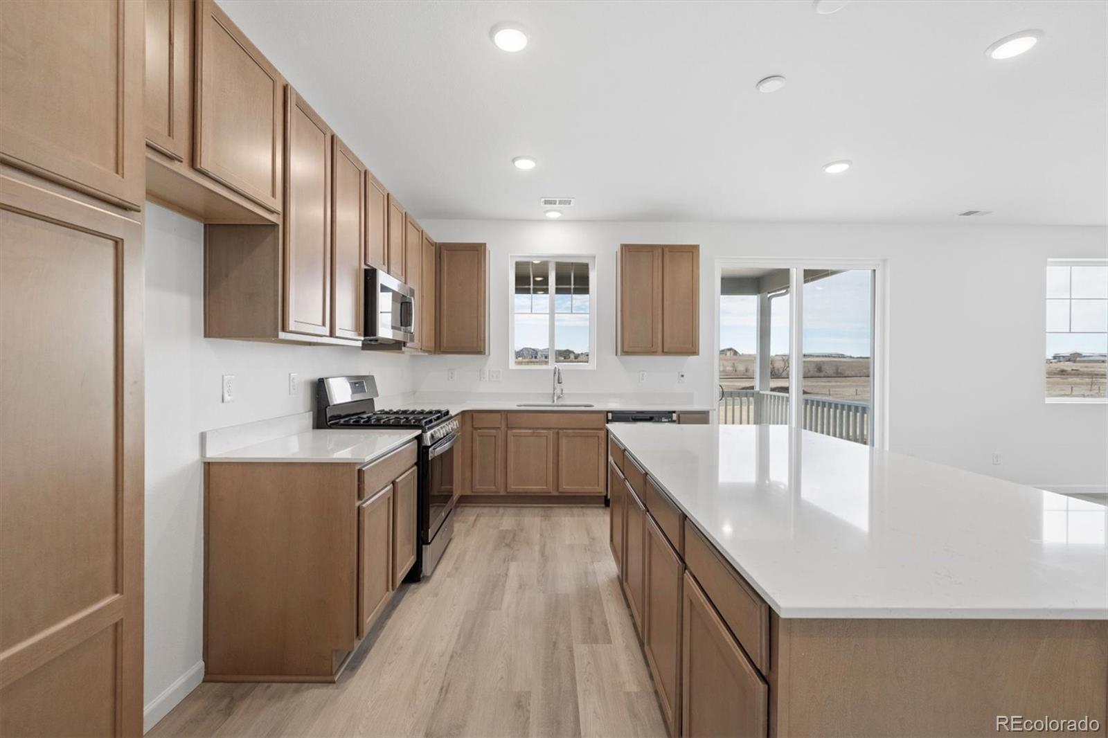 MLS Image #5 for 424 s rifle street,aurora, Colorado