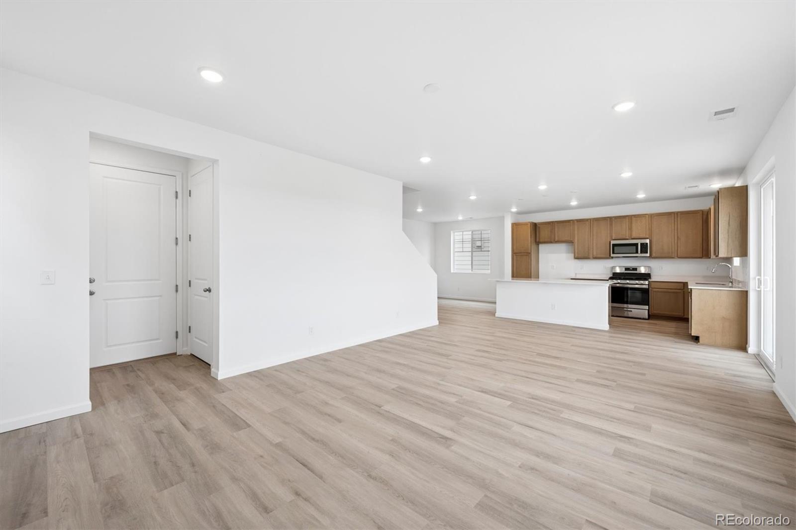 MLS Image #8 for 424 s rifle street,aurora, Colorado