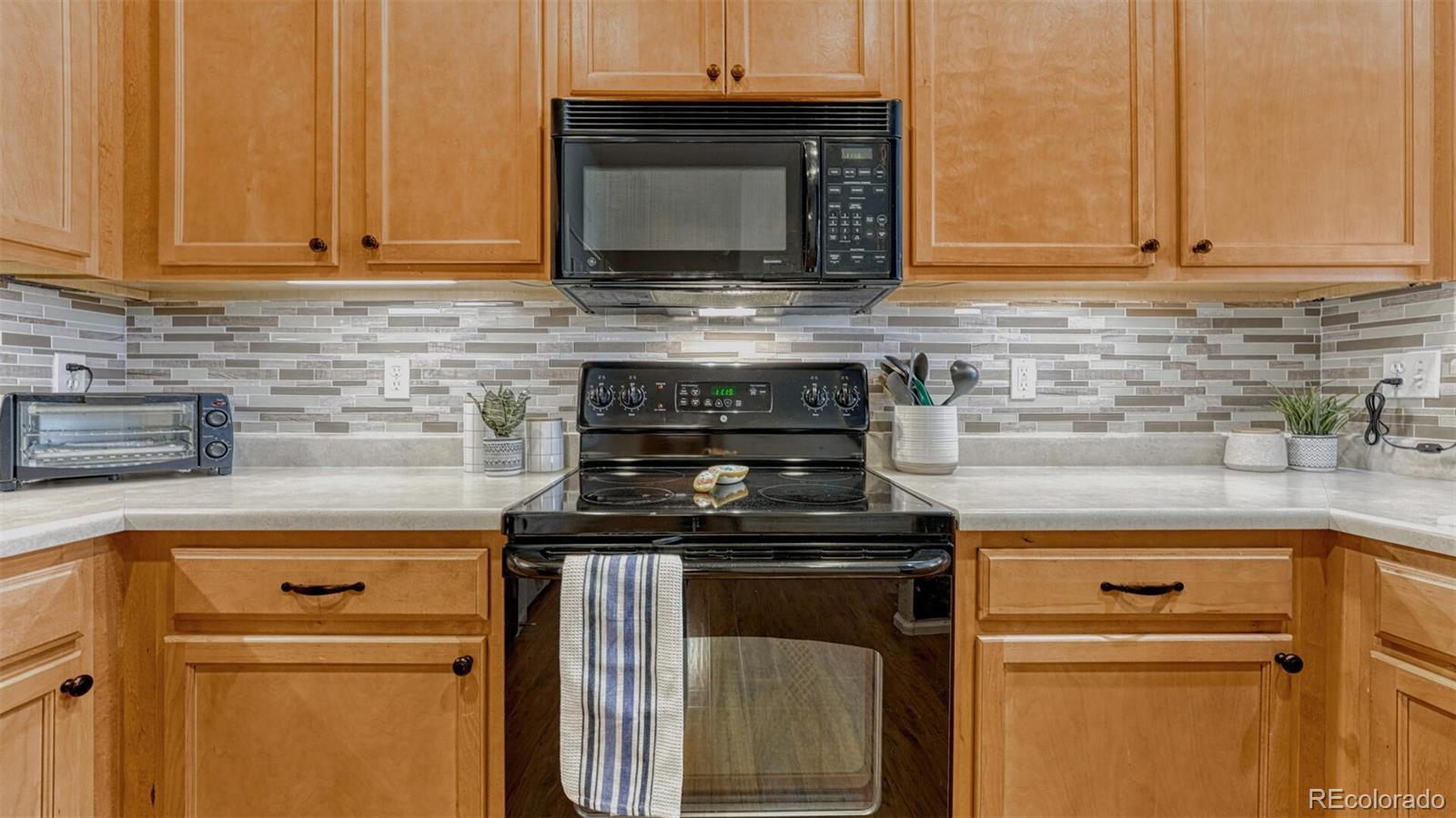 MLS Image #12 for 7620  sandy springs point,fountain, Colorado