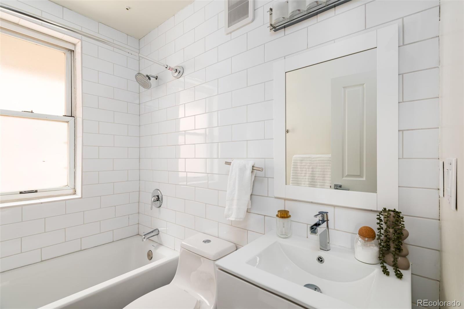 MLS Image #23 for 1025 e 17th avenue 3,denver, Colorado