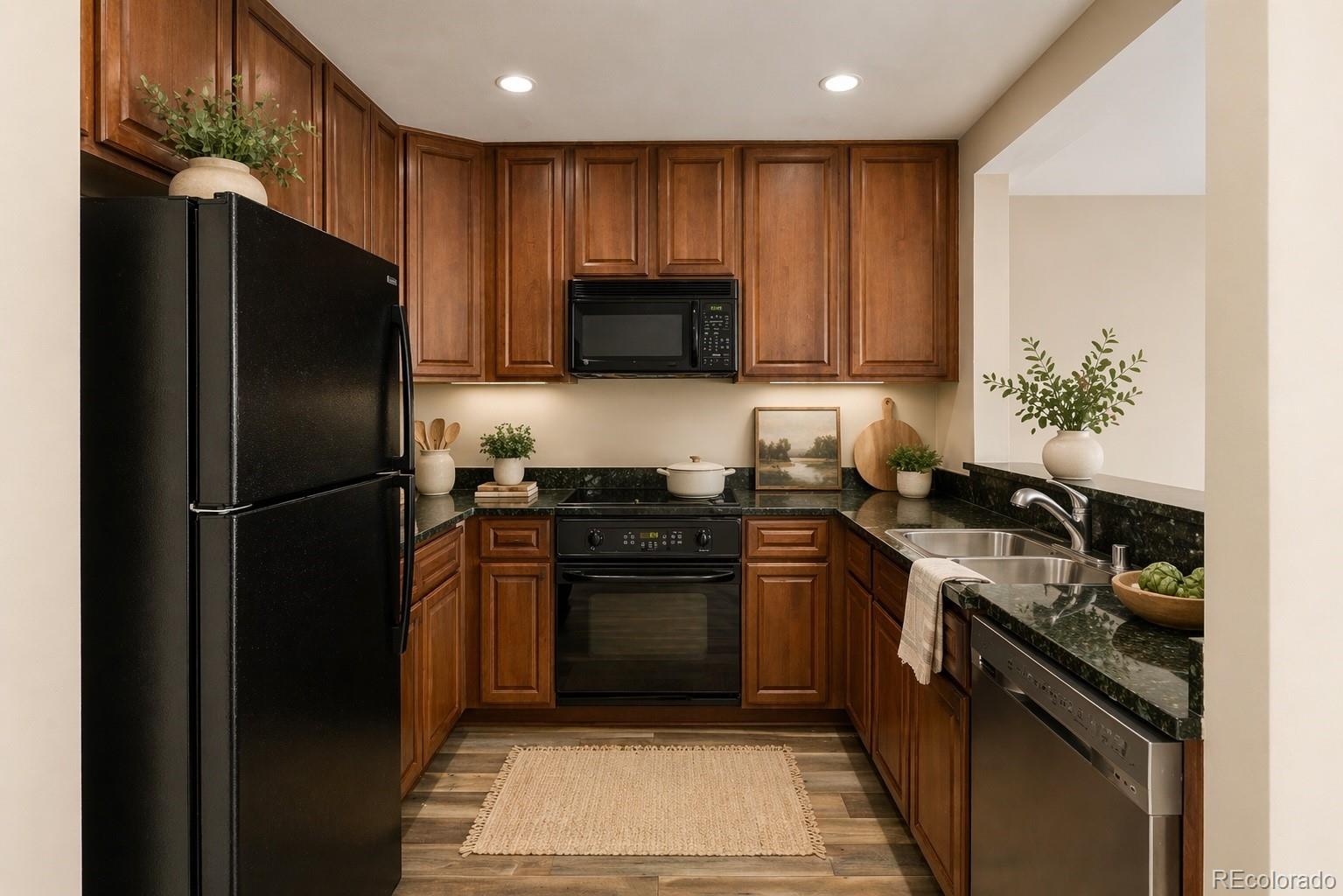 MLS Image #3 for 975 n lincoln street,denver, Colorado