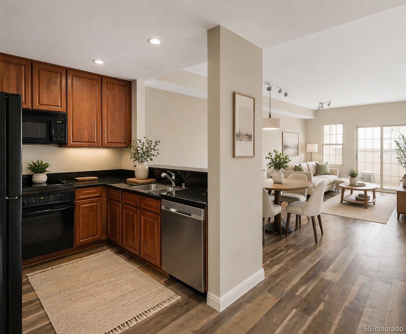 MLS Image #4 for 975 n lincoln street,denver, Colorado