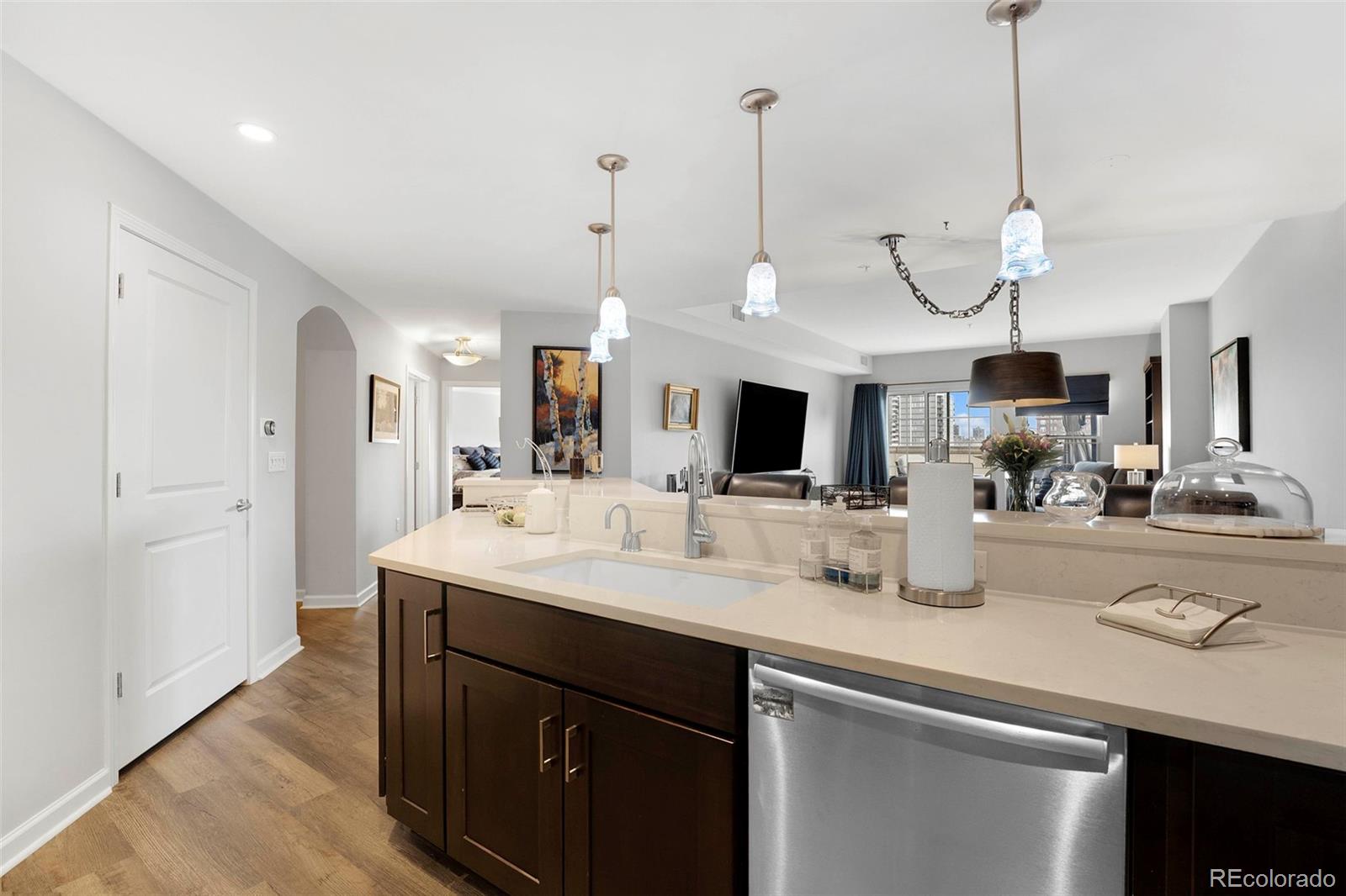 MLS Image #7 for 975 n lincoln street 7h,denver, Colorado