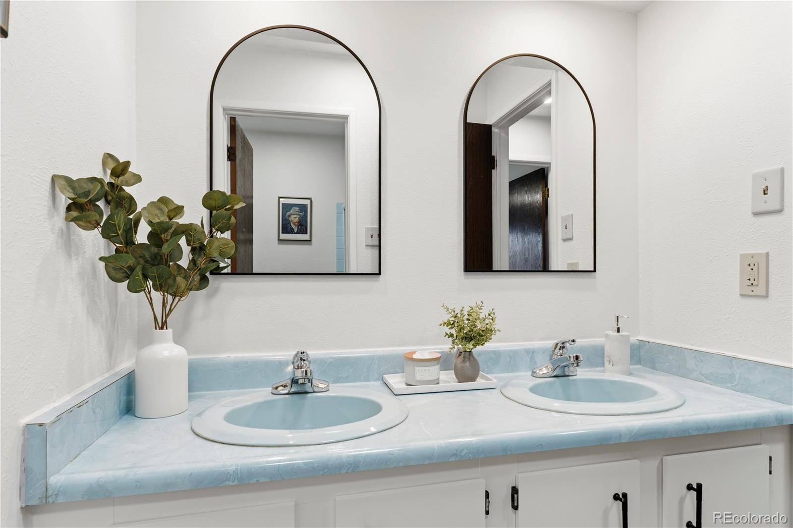 MLS Image #13 for 7063 e warren drive,denver, Colorado