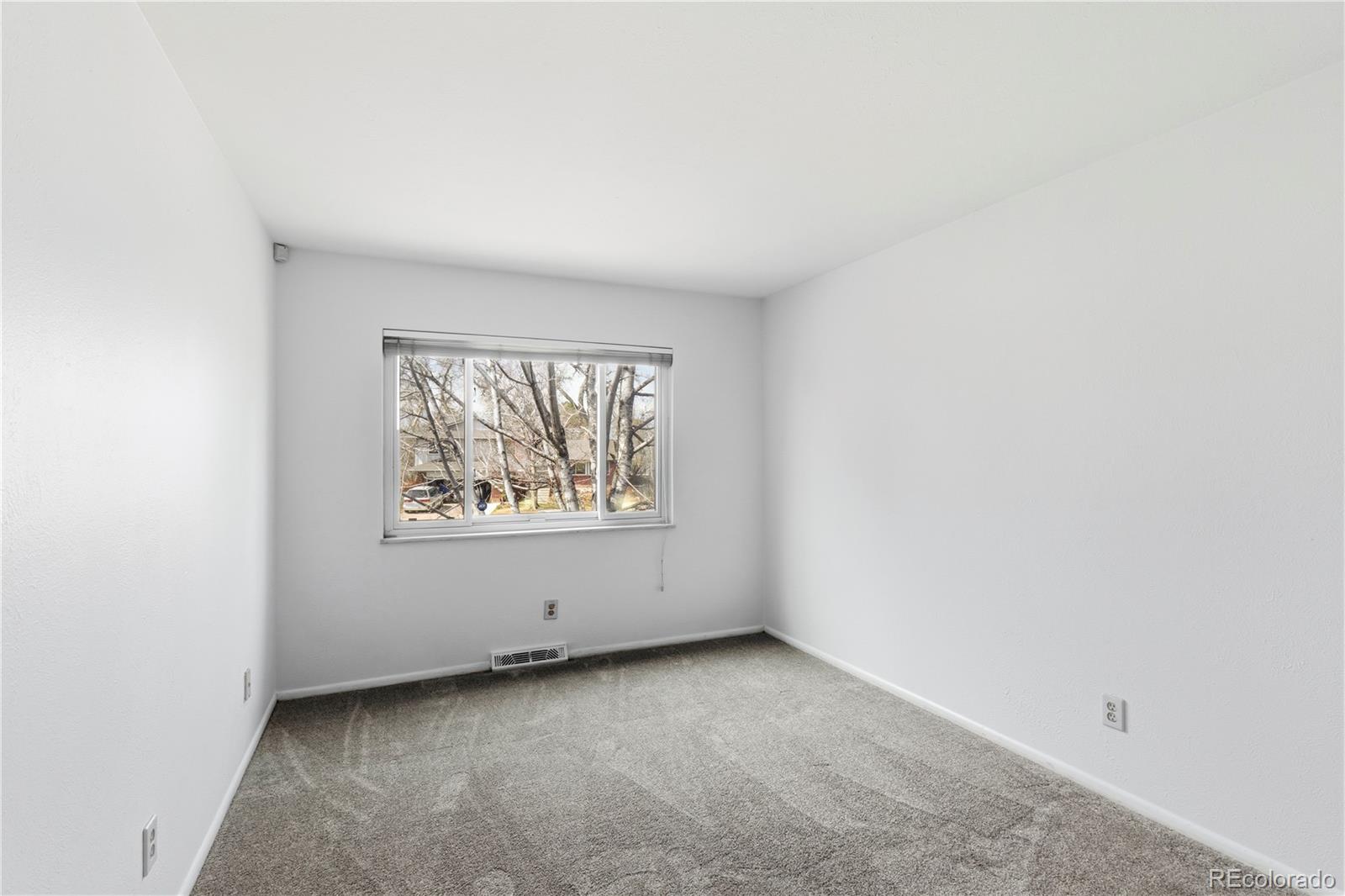 MLS Image #7 for 7063 e warren drive,denver, Colorado