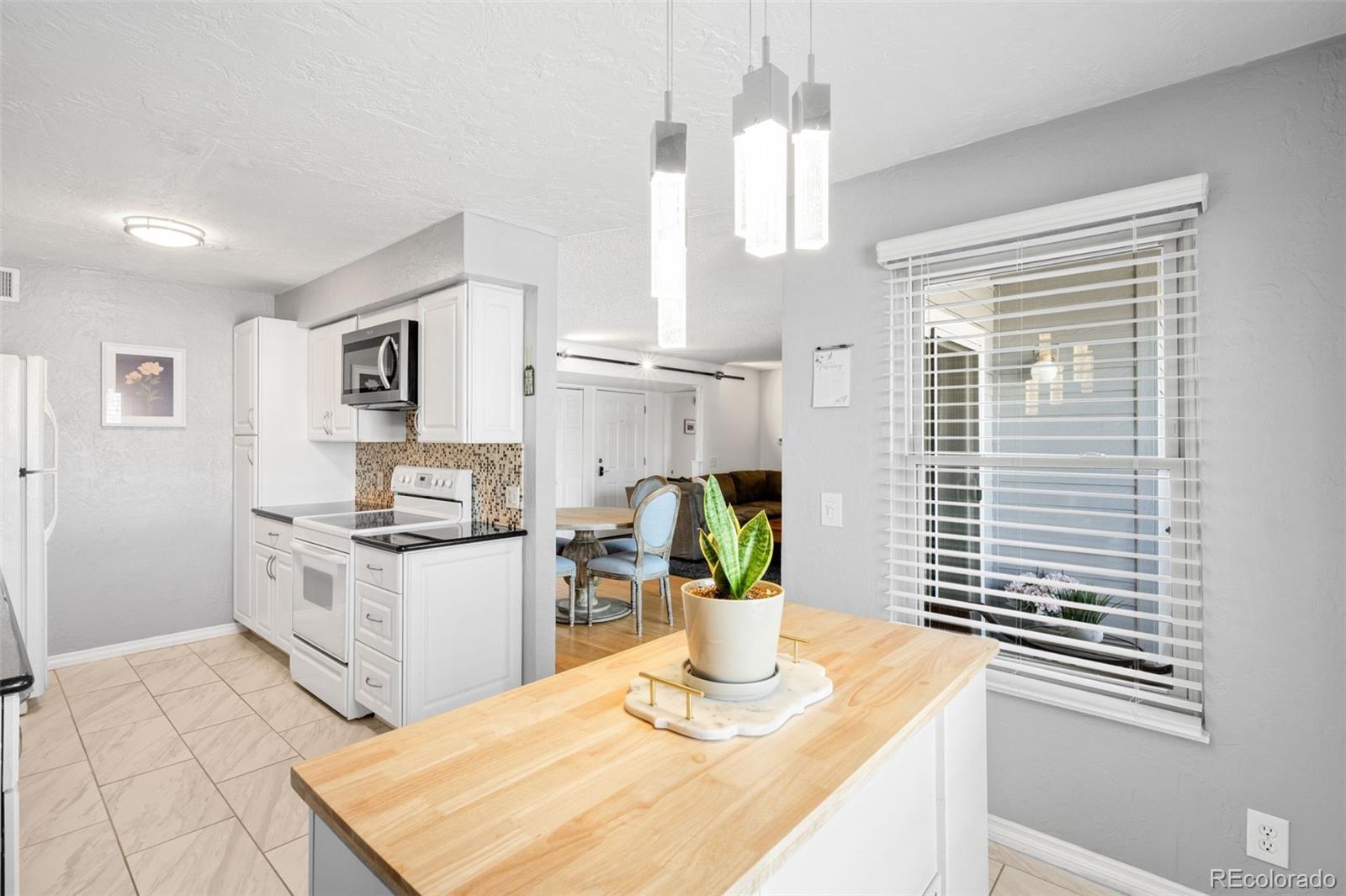 MLS Image #10 for 7395 e eastman avenue,denver, Colorado