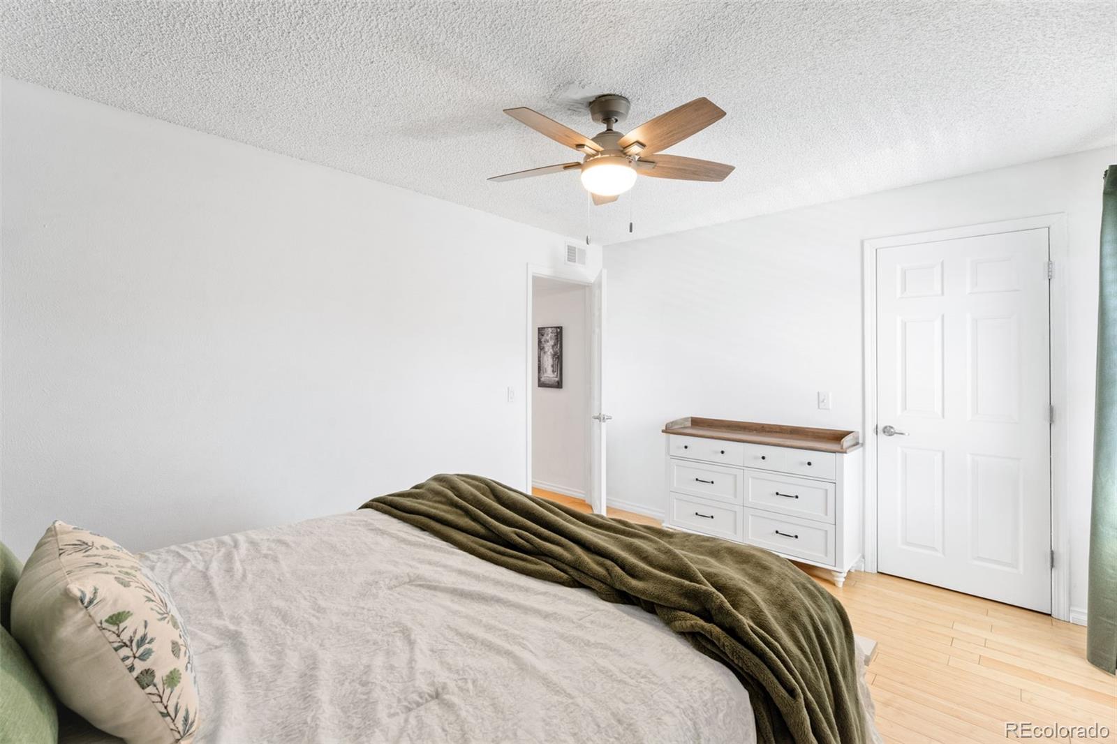 MLS Image #15 for 7395 e eastman avenue,denver, Colorado